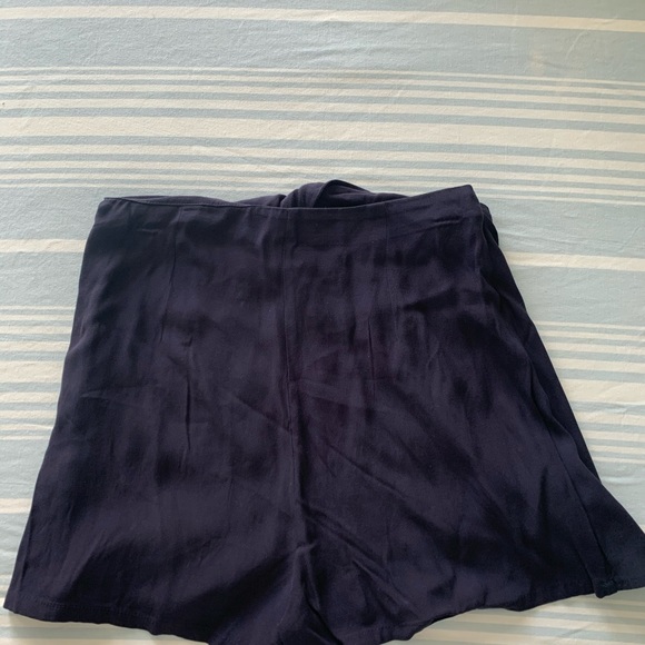 Cupcakes and Cashmere Navy Shorts - Picture 2 of 3